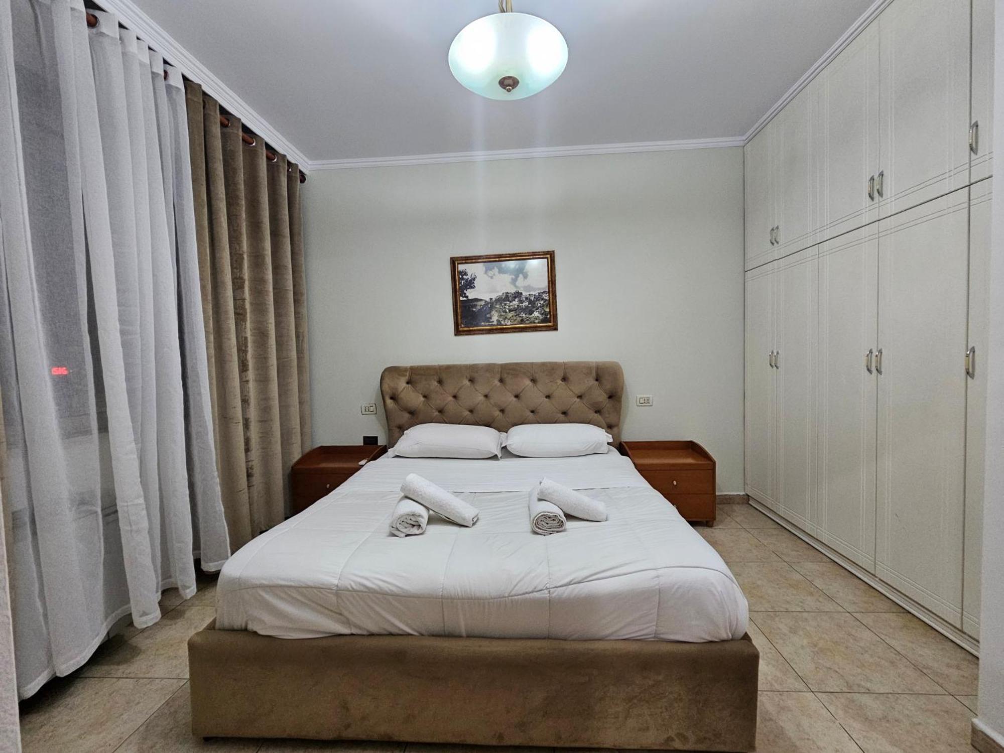 Skanderbeg Square Explorer Apartamento Tirana